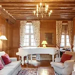 Chateau De La Cour Hotel Senlisse