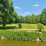 Chateau De La Cour Hotel *