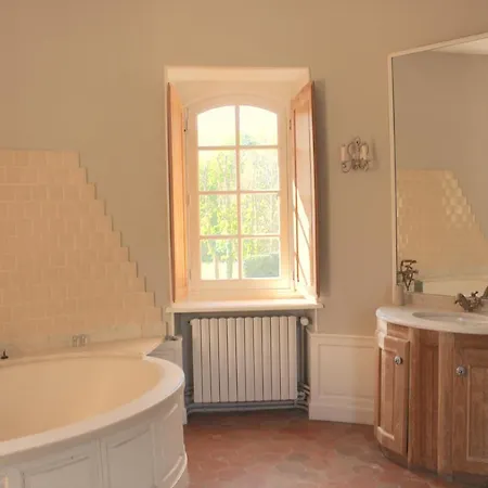 Château De La Cour Hotel Senlisse