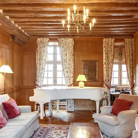 Chateau De La Cour Hotel Senlisse