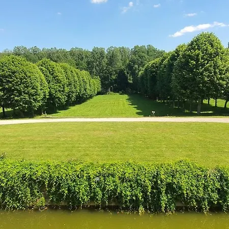 Château De La Cour Senlisse