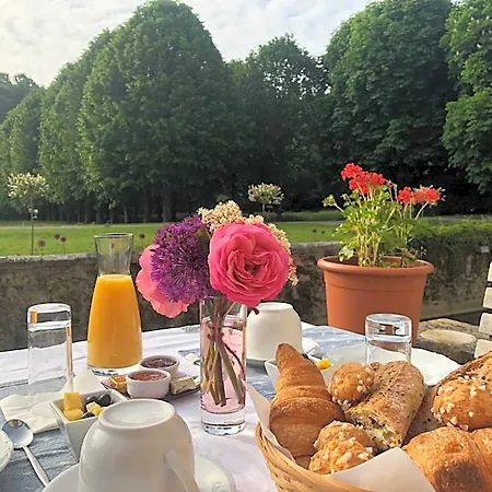 Chateau De La Cour Hotel Senlisse