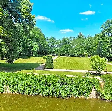 Chateau De La Cour Hotel Senlisse