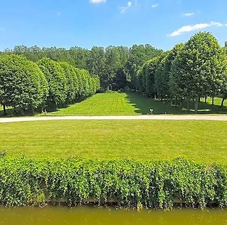 Chateau De La Cour * Senlisse