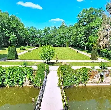 Chateau De La Cour Hotel *