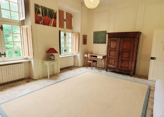 Chateau De La Cour Hotel Senlisse